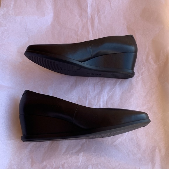 NWOT ECCO Shape 45 Wedge Black Leather Shoes Size 8 - Picture 8 of 8